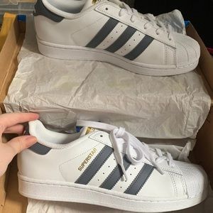 Adidas superstars